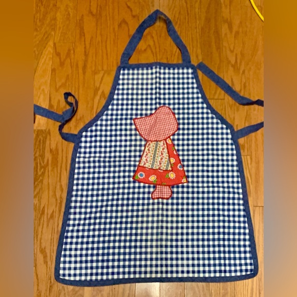 1970s Vintage Contrasting Fabric Pattern Young Bonnet Girl Kitchen Apron - Picture 3 of 8